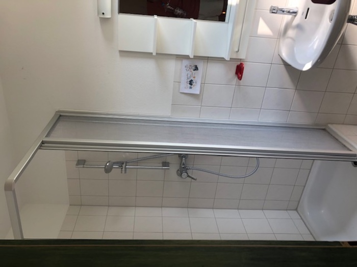 Während dem Ponycamp haben die Teilnehmer eine Dusche auf ihrem Zimmer