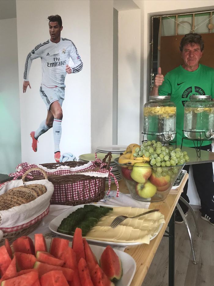Das Feriencamp Weihnachtsferien bietet ein reichhaltiges Buffet