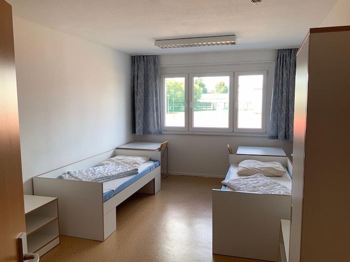 So sieht die Unterkunft vom Fußballcamp von innen aus