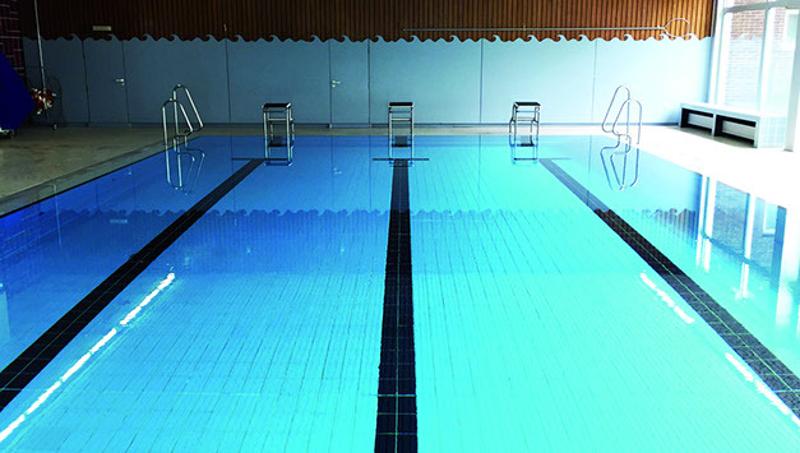 Die Unterkunft vom Fußballcamp verfügt auch über eine Schwimmhalle