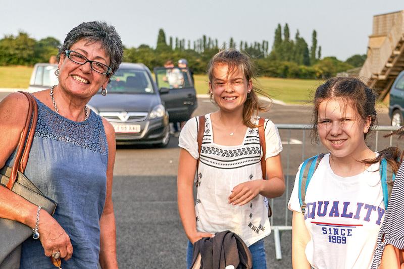Teilnehmer des Kindersprachkurses Englisch lächeln