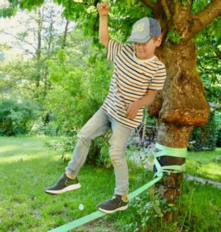 Kinder der Reiterferien für Kinder balancieren