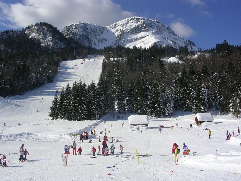 Teilnehmer eines Sportlagers sind im Funpark