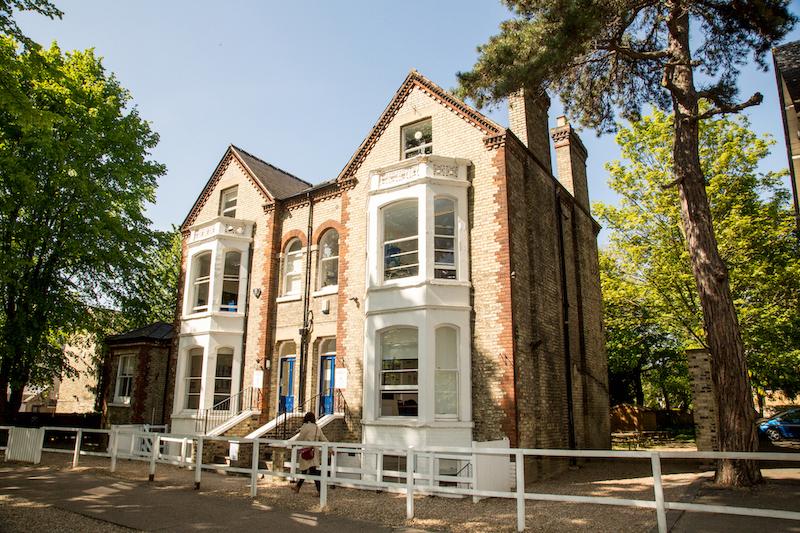 Die Schule der Cambridge Sprachreise ist von außen zu sehen