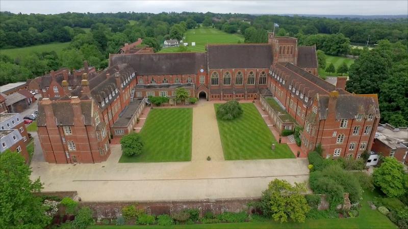 Das College der Teilnehmer der Sprachreise England wird von oben gezeigt