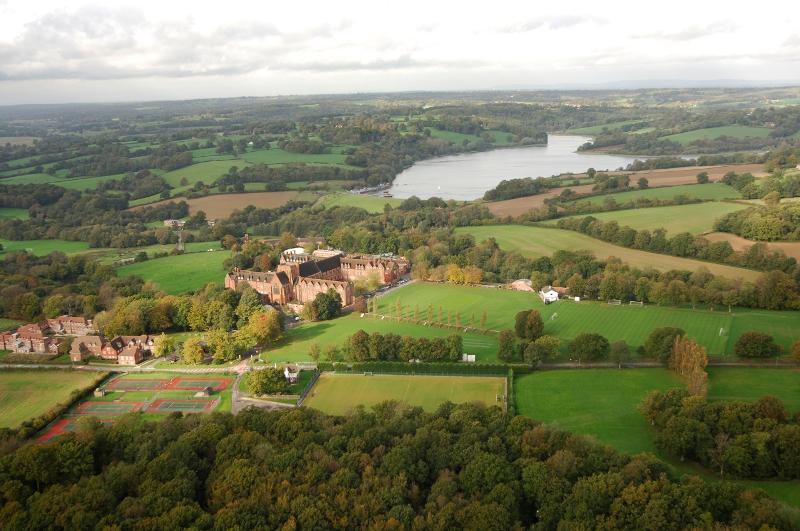 Das College der Sprachreise England Kinder liegt inmitten der Natur