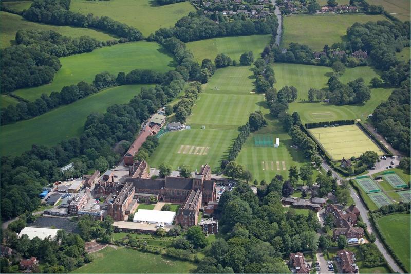 Das College der Sprachreise England Kinder wird von oben gezeigt