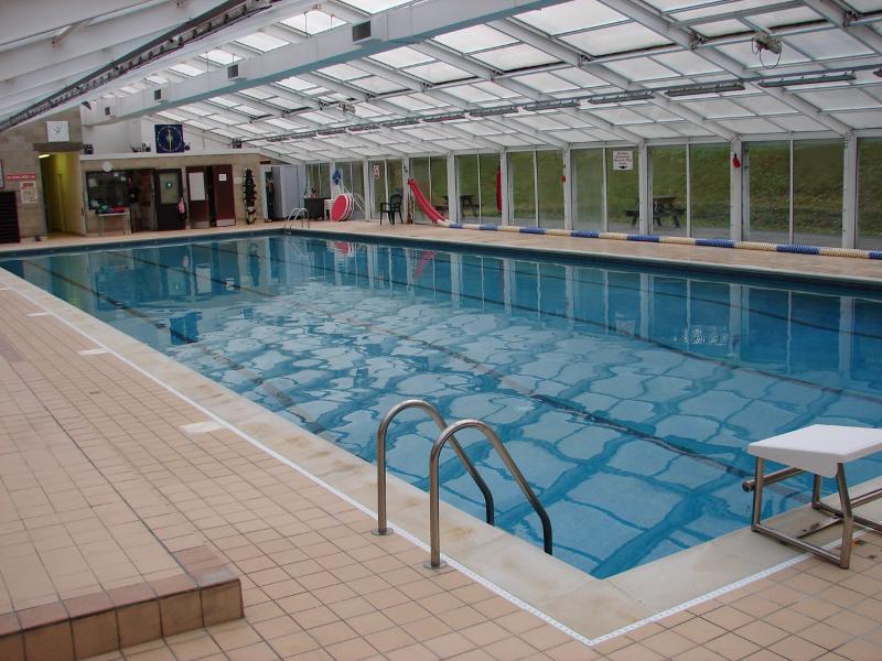 Die Unterkunft der Sprachreise Englisch England verfügt über einen Indoor Pool