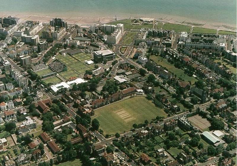 Aus der Luftperspektive sieht man die große Gegend rund um das College der Sprachreise England