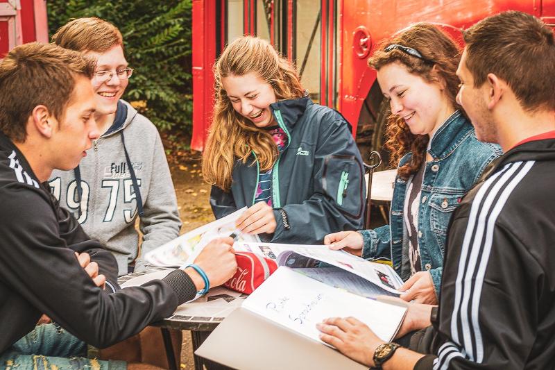 Mit einem Tourguide erkunden die Schüler auf Schülersprachreise England die Umgebung