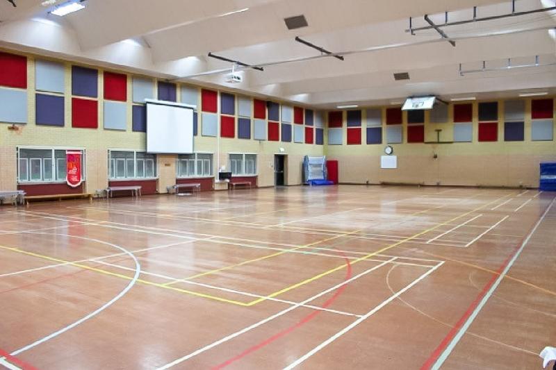 In einer großen Sporthalle könnt ihr euch während eurer Schülersprachreise England auspowern