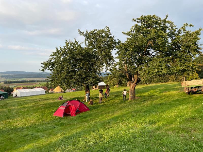 In der Ferienbetreuung verbringen viel Zeit im Freien