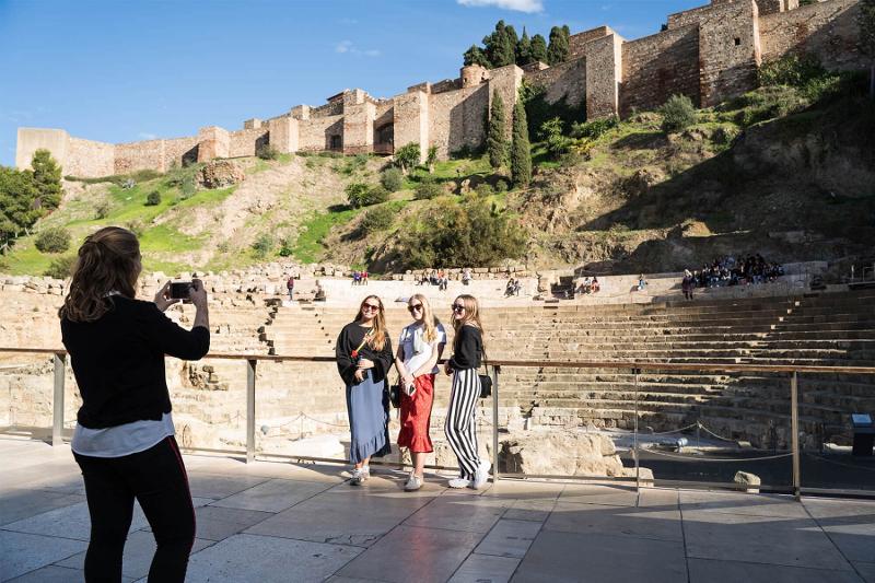 Teilnehmende erkunden Spanien auf Sprachreise Spanien für Schüler günstig