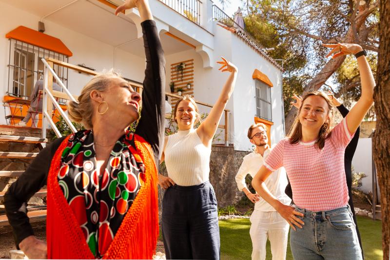Jugendliche haben Flamenco-Unterricht bei den Sprachreisen Spanisch Last Minute