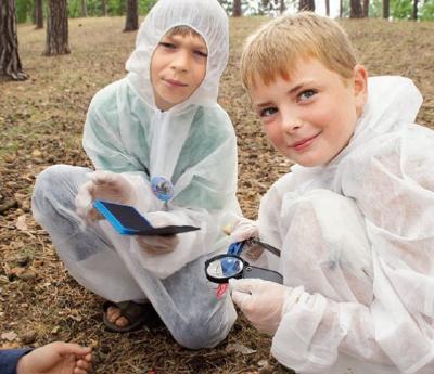 Kinder sind Ermittler im Krimicamp Grünheide