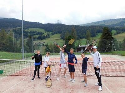 Tennis-Sprachcamp im Wallis in der Schweiz Ostern - Liddes-St.Bernhard