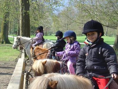 Colonie Equitation en Isère 4-6 ans Printemps - Isère (38)