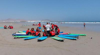 Surf Camp +18 en Lanzarote Principiantes Verano - Lanzarote