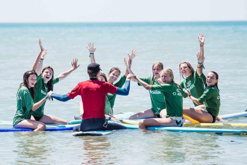 Kinder auf dem Wasser bei Sprachreisen Malta für Schüler günstig
