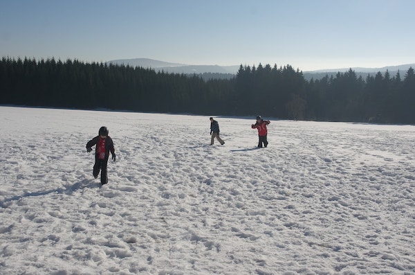 Aktivitäten im Winter, Schneelandschaft